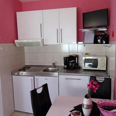 Maric Apartment Vir