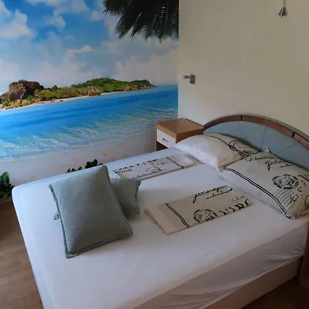 Apartment Maric *